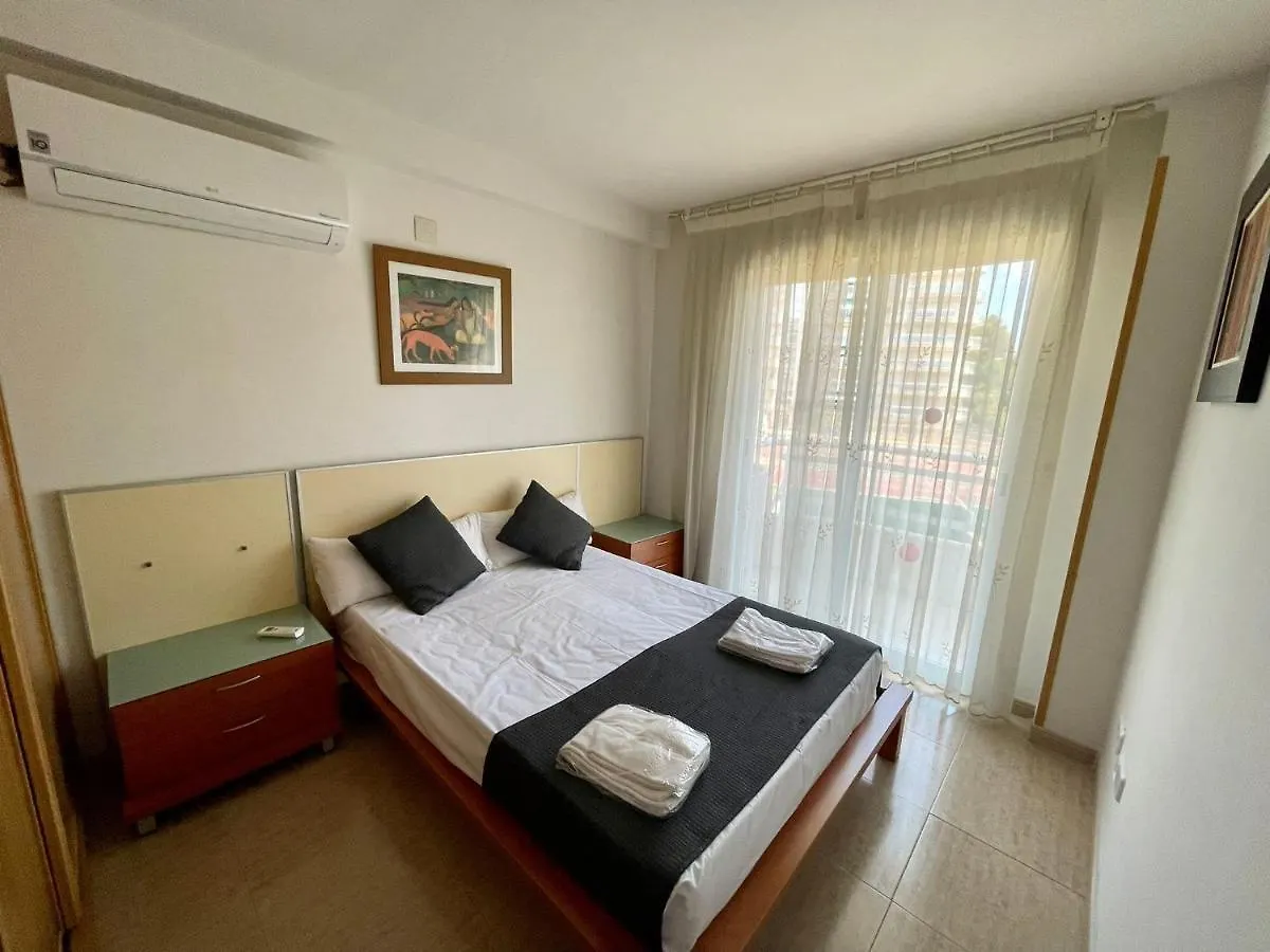For A Stay Larimar Salou 0*,